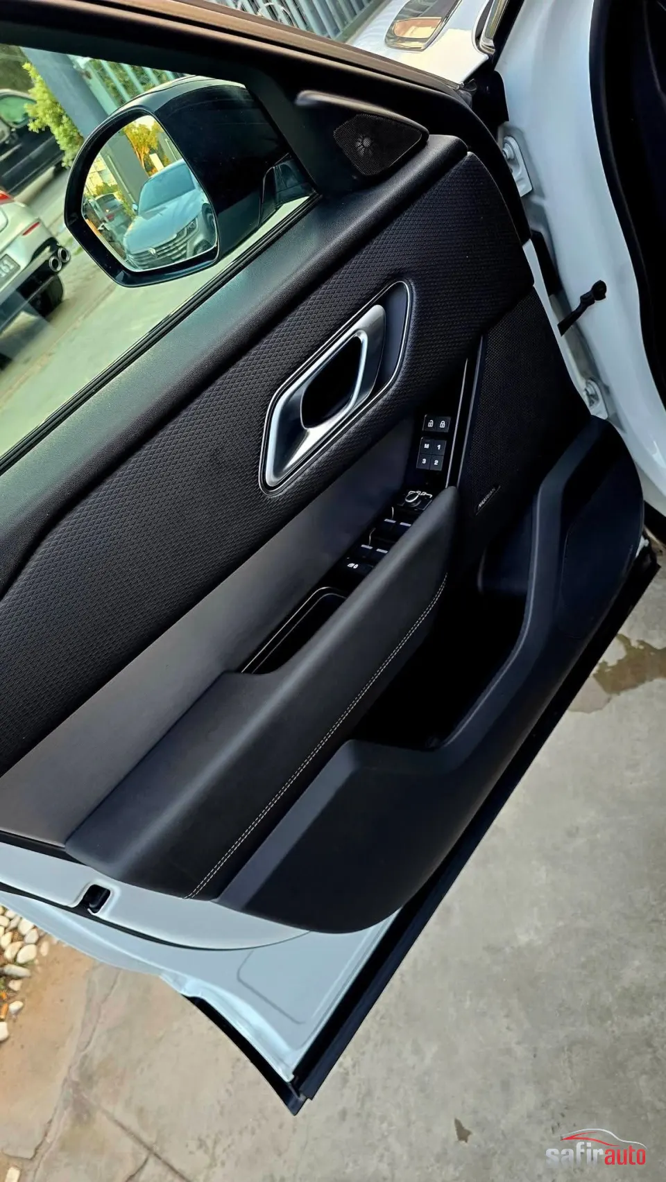 Range Rover Velar 2023 – photo 22